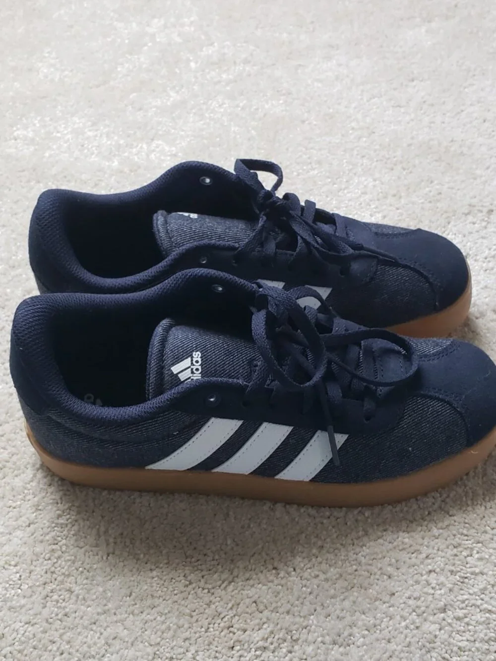 ADIDAS VL court shoes 3.0 boys size 4